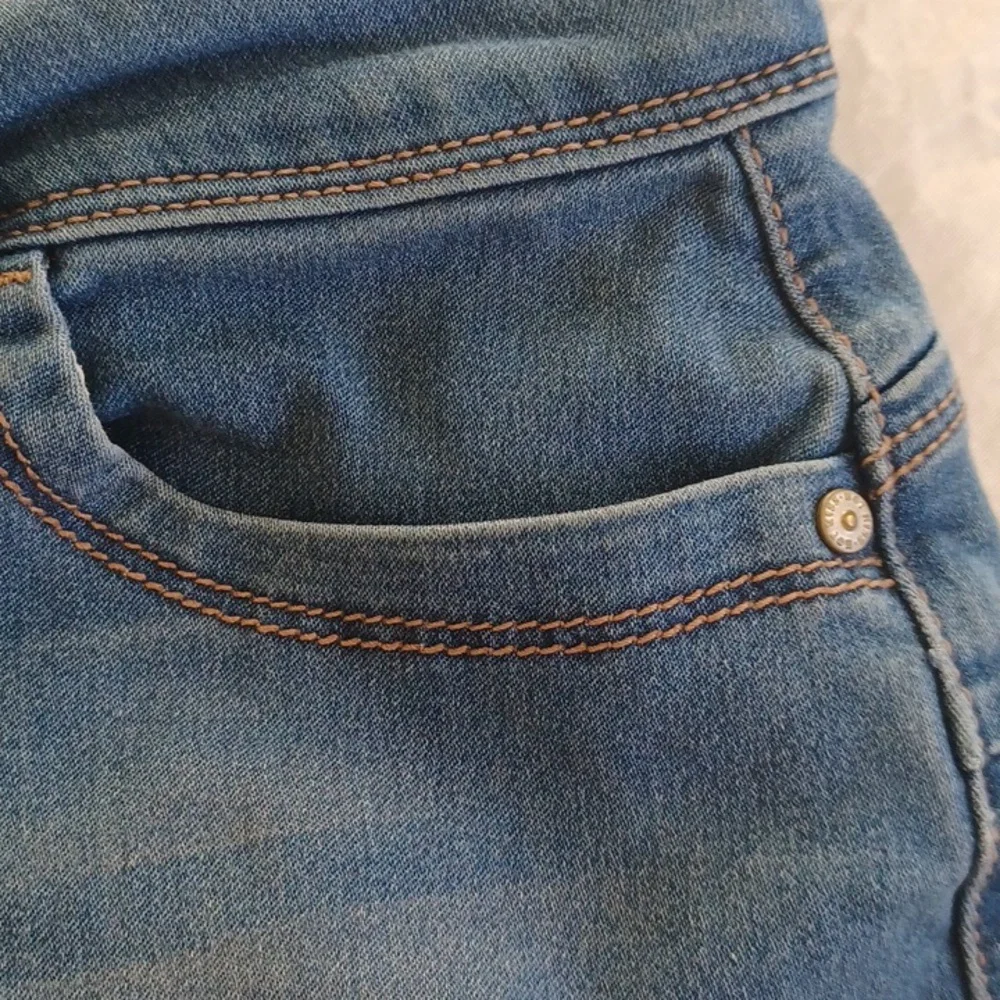 Hot Kiss Medium Light Wash Soft Denim Shorts Size 1